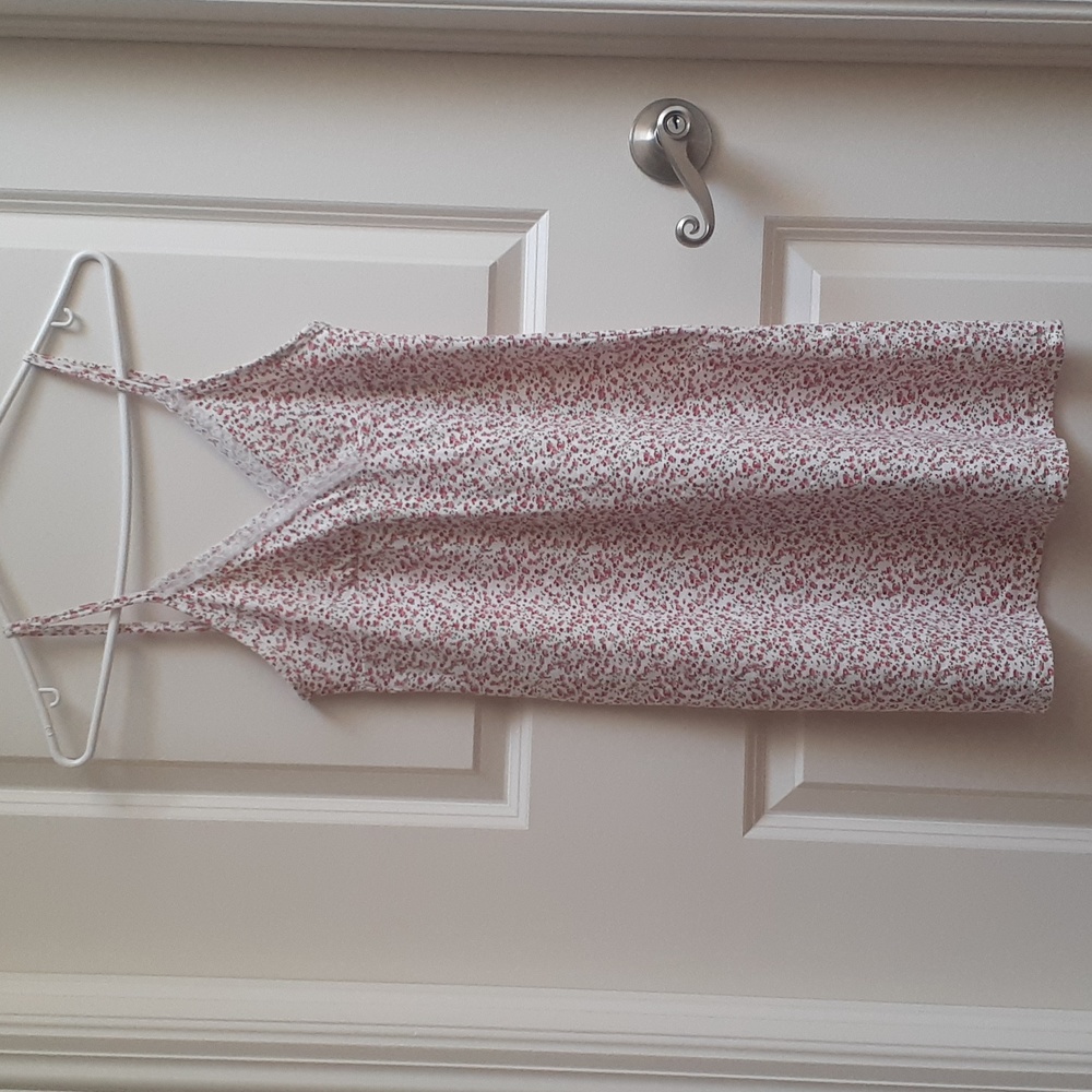 * RARE * Beautiful brandy Melville lace floral mini dress